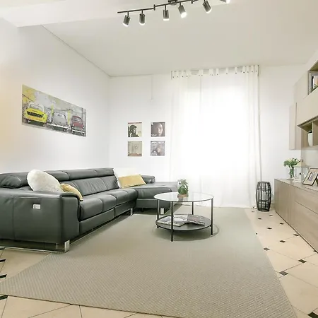 Rismondo 89 - 90m Piazza Roma *