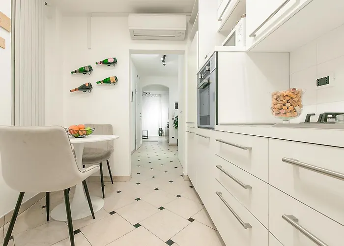 Apartment Rismondo 89 - 90m Piazza Roma *